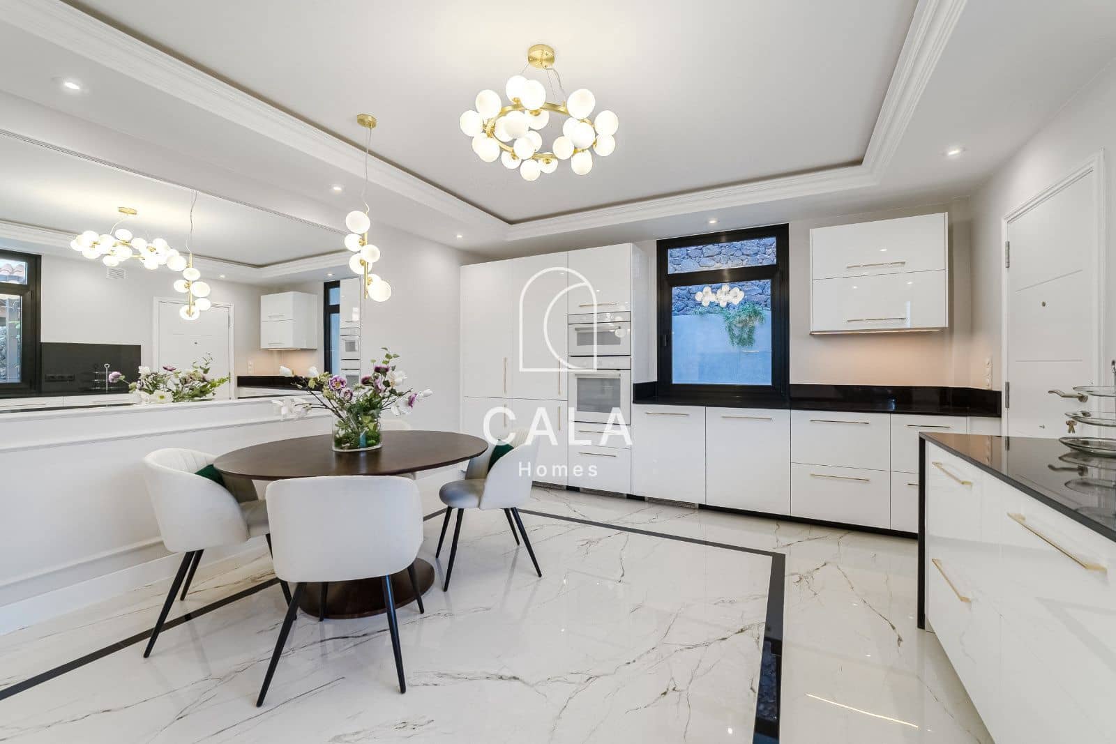 4 bedroom Townhouse for sale in Costa Adeje with pool garage - € 2,600,000 (Ref: 9471915)