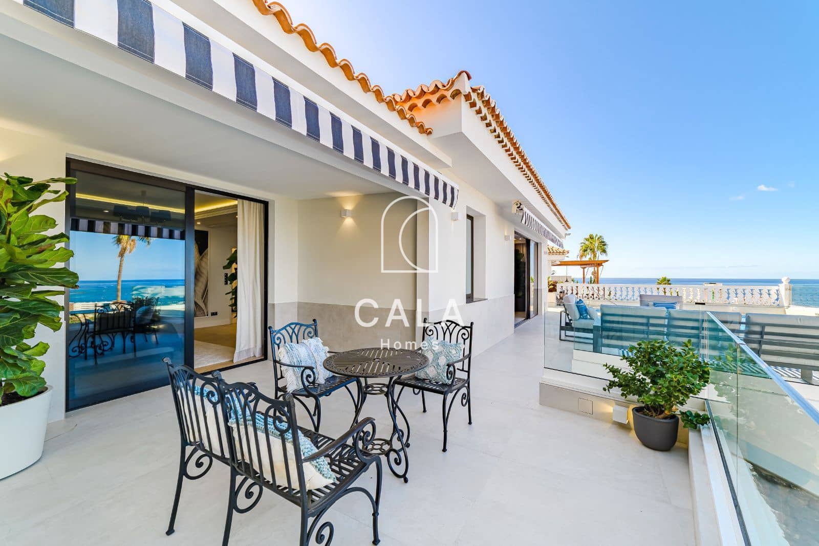 4 bedroom Townhouse for sale in Costa Adeje with pool garage - € 2,600,000 (Ref: 9471915)