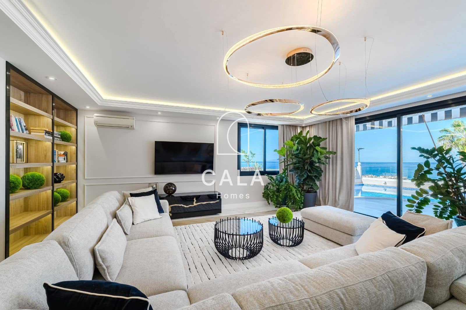 4 bedroom Townhouse for sale in Costa Adeje with pool garage - € 2,600,000 (Ref: 9471915)