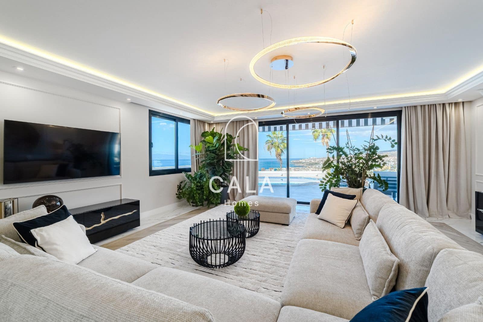 4 bedroom Townhouse for sale in Costa Adeje with pool garage - € 2,600,000 (Ref: 9471915)