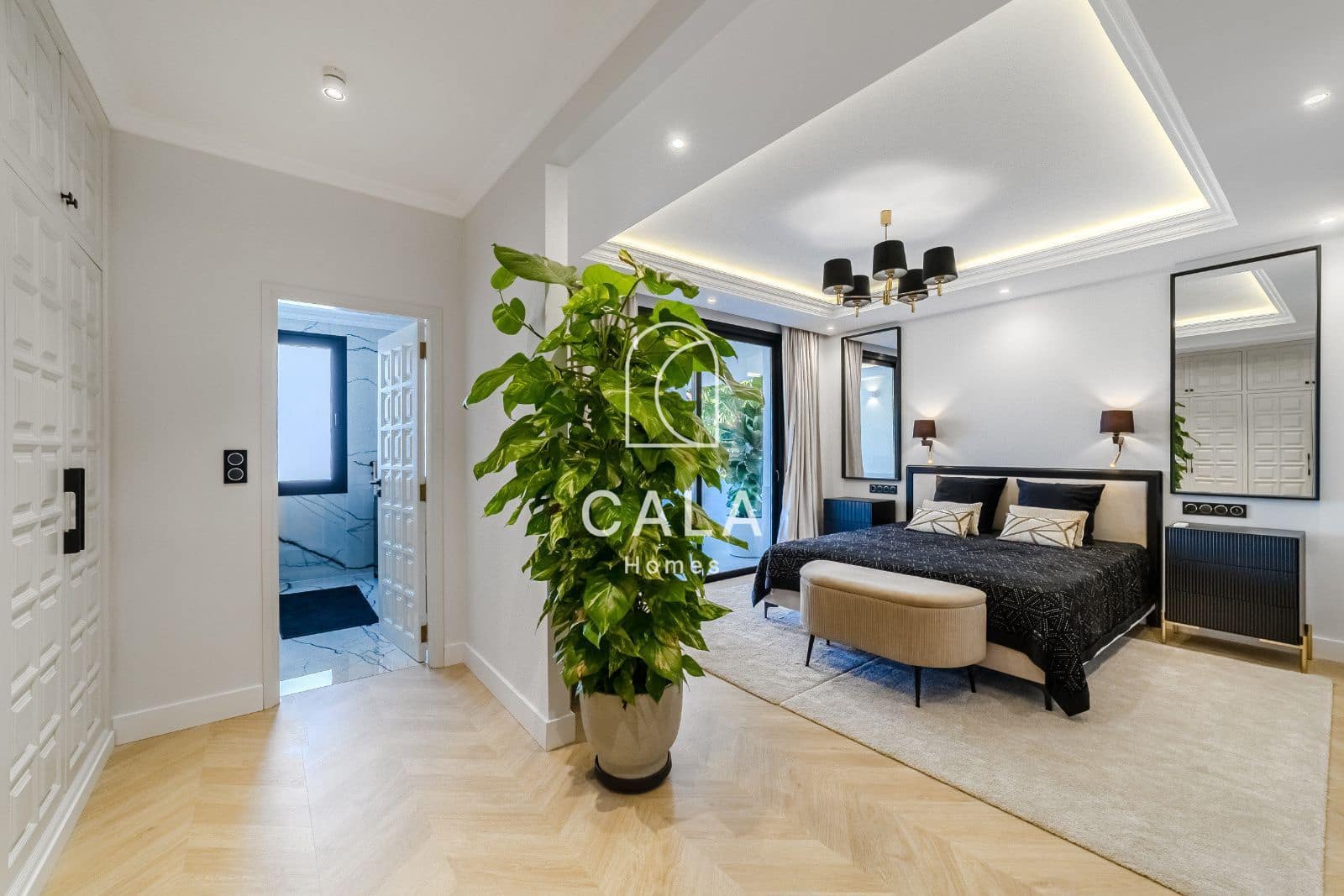 4 bedroom Townhouse for sale in Costa Adeje with pool garage - € 2,600,000 (Ref: 9471915)