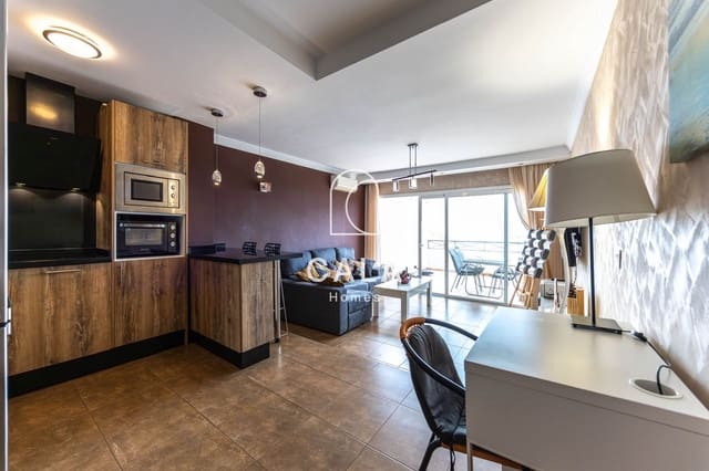 2 makuuhuone Kattohuoneisto myytävänä paikassa Torviscas, Adeje mukana uima-altaan - 365 000 € (Ref: 9480946)