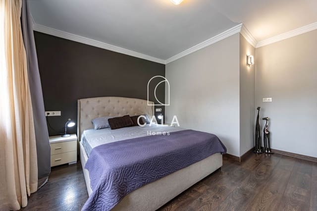 2 makuuhuone Kattohuoneisto myytävänä paikassa Torviscas, Adeje mukana uima-altaan - 365 000 € (Ref: 9480946)