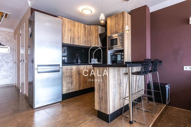 2 makuuhuone Kattohuoneisto myytävänä paikassa Torviscas, Adeje mukana uima-altaan - 365 000 € (Ref: 9480946)