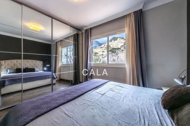 2 makuuhuone Kattohuoneisto myytävänä paikassa Torviscas, Adeje mukana uima-altaan - 365 000 € (Ref: 9480946)