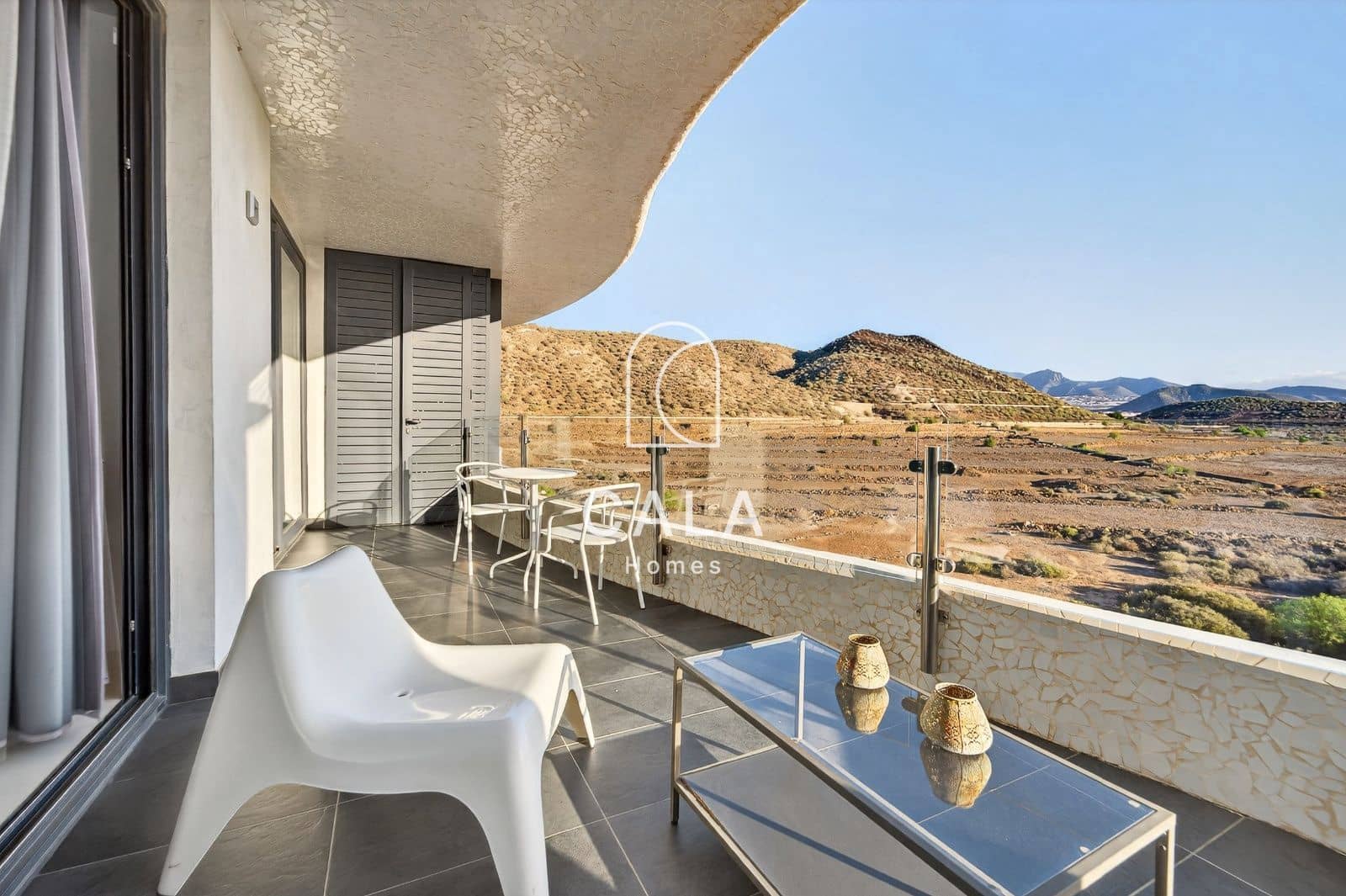 Ático de 2 habitaciones en Palm-Mar en venta con piscina - 650.000 € (Ref: 9495356)