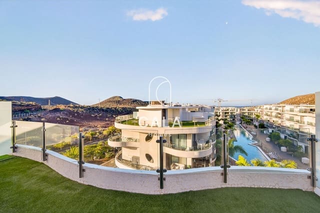 Ático de 2 habitaciones en Palm-Mar, Arona en venta con piscina - 650.000 € (Ref: 9495356)