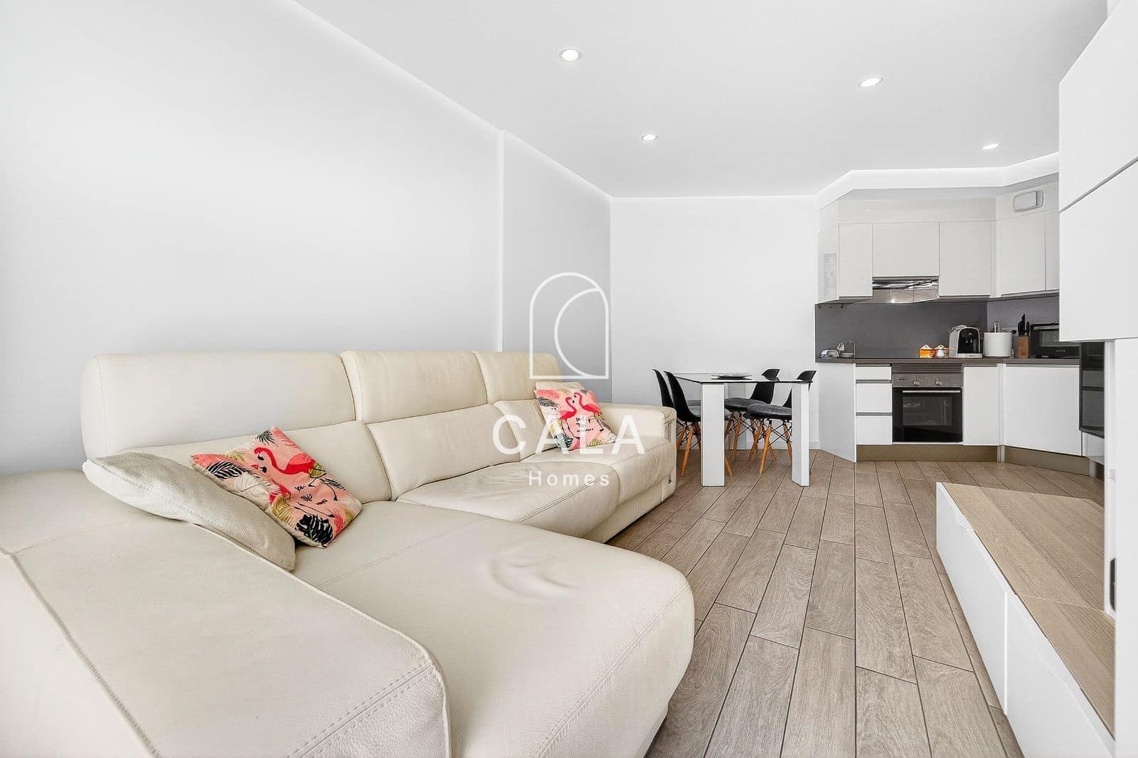 2 slaapkamer Flat te koop in Playa Paraiso met zwembad garage - € 455.000 (Ref: 9517989)