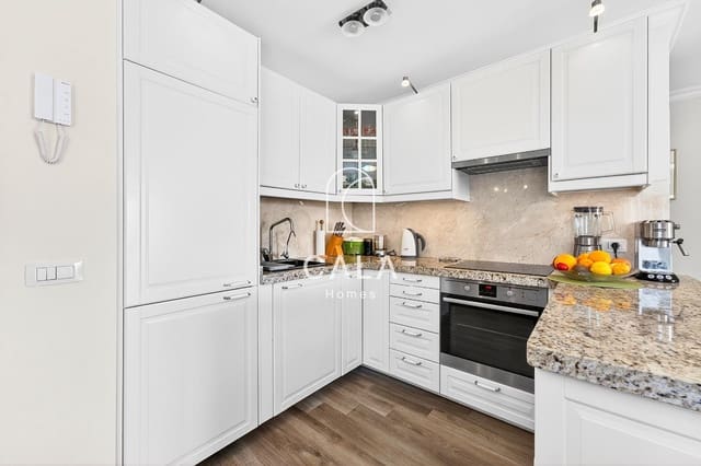 2 slaapkamer Flat te koop in La Caleta Adeje, Adeje met zwembad - € 720.000 (Ref: 9521604)