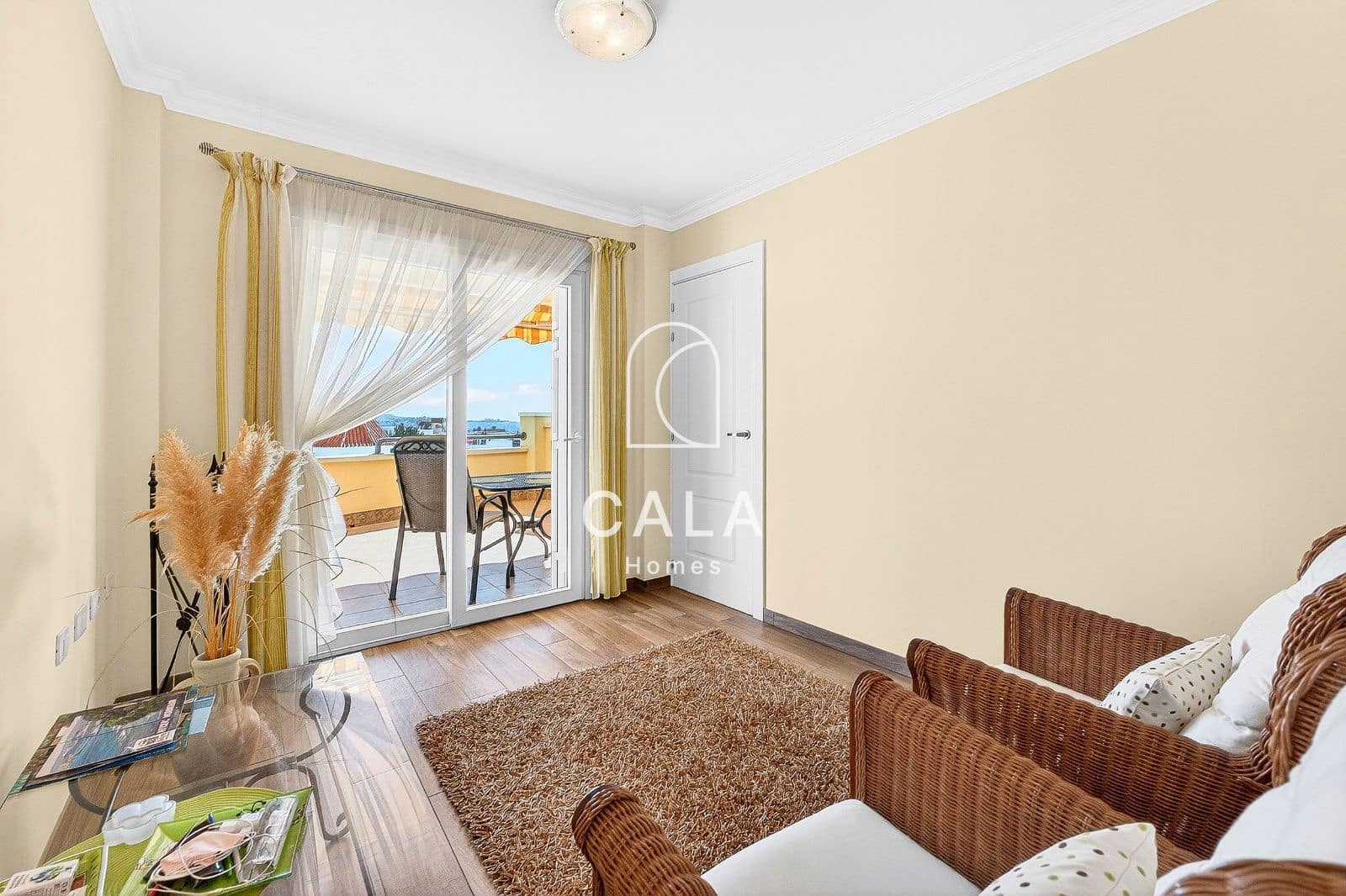 2 slaapkamer Flat te koop in La Caleta Adeje met zwembad - € 720.000 (Ref: 9521604)