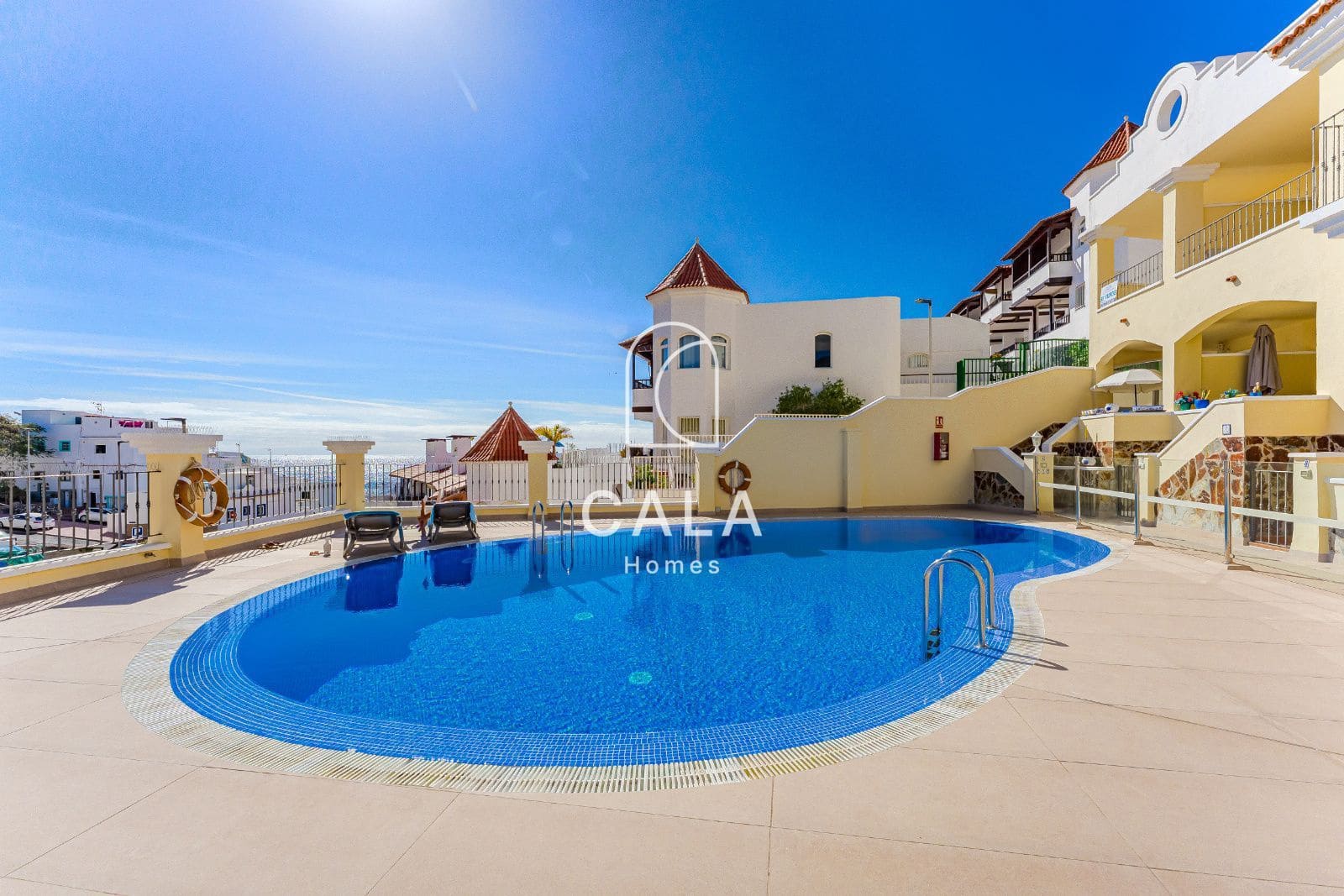 2 slaapkamer Flat te koop in La Caleta Adeje met zwembad - € 720.000 (Ref: 9521604)