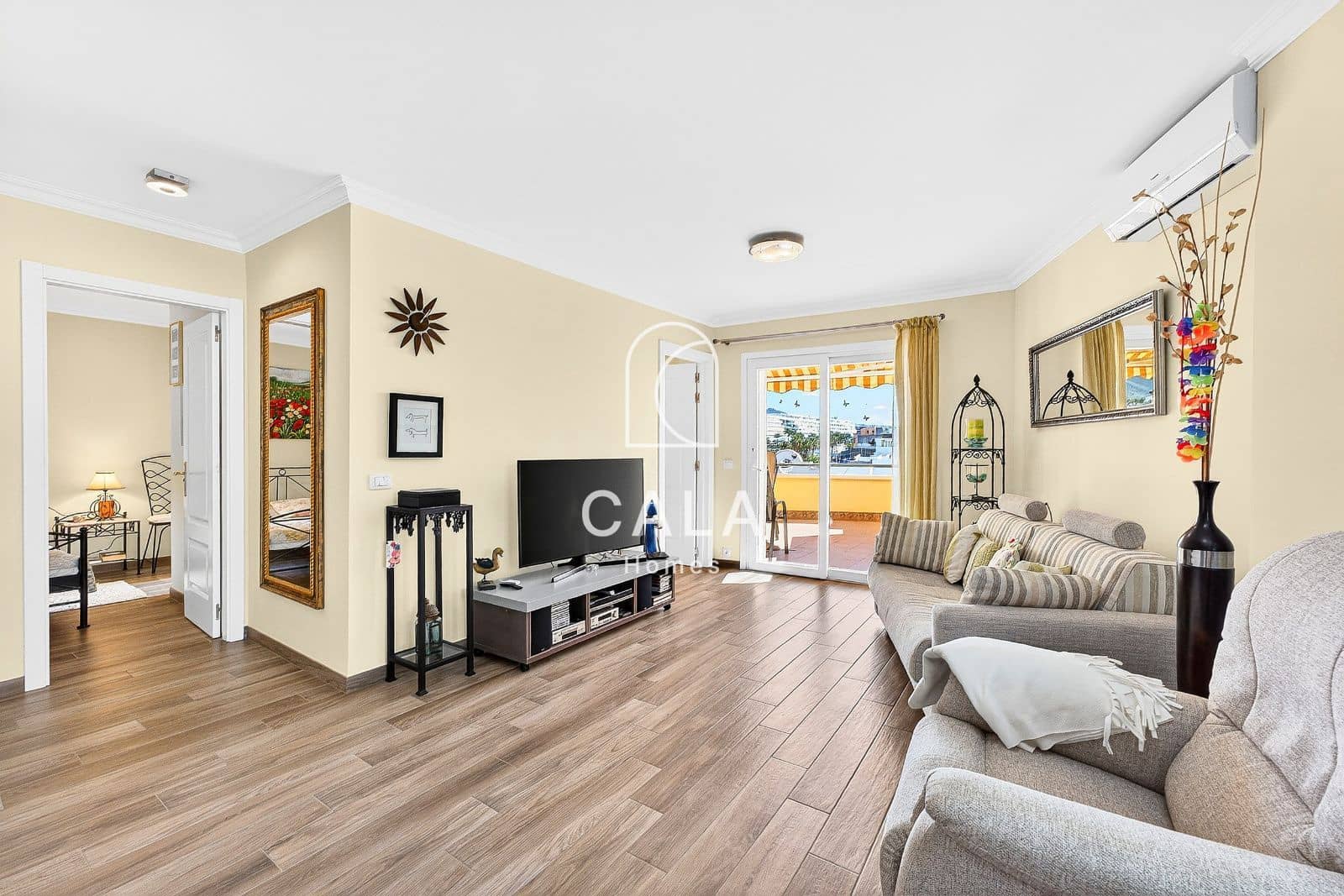 2 slaapkamer Flat te koop in La Caleta Adeje met zwembad - € 720.000 (Ref: 9521604)