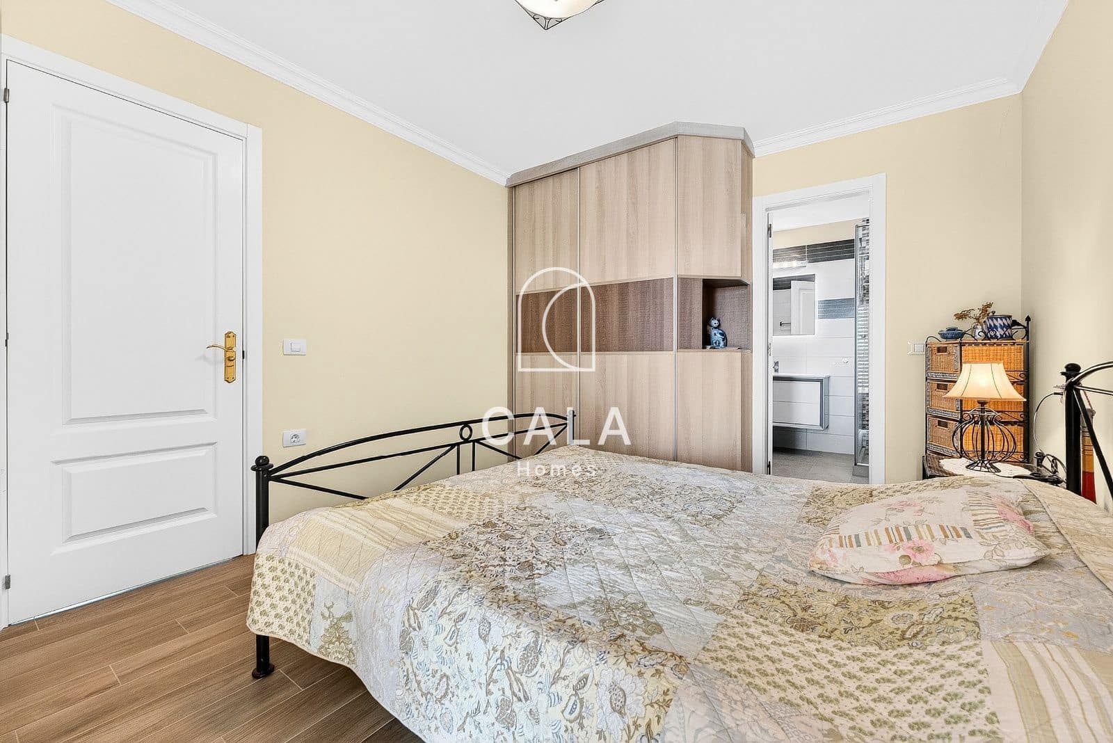 2 slaapkamer Flat te koop in La Caleta Adeje met zwembad - € 720.000 (Ref: 9521604)