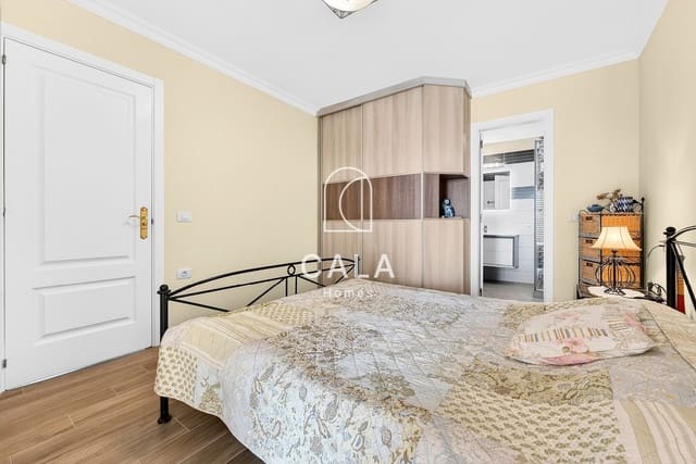 2 slaapkamer Flat te koop in La Caleta Adeje, Adeje met zwembad - € 720.000 (Ref: 9521604)