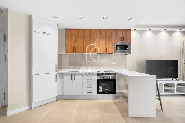 Piso de 1 habitación en Playa Fañabe, Adeje en venta con piscina - 325.000 € (Ref: 9529062)