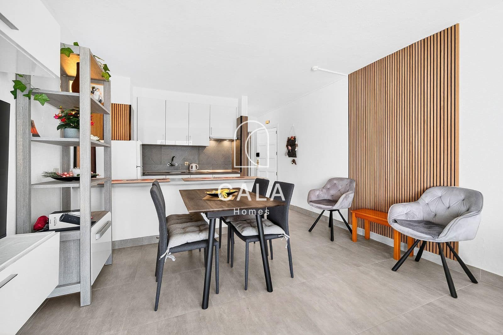 1 soverom Leilighet til salgs i Playa de las Americas med svømmebasseng - € 249 500 (Ref: 9535277)