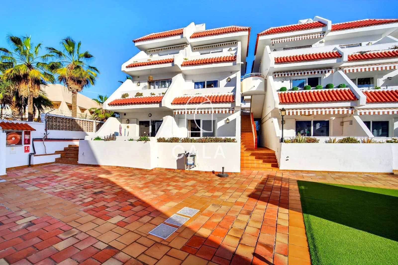 1 soverom Leilighet til salgs i Playa de las Americas med svømmebasseng - € 249 500 (Ref: 9535277)