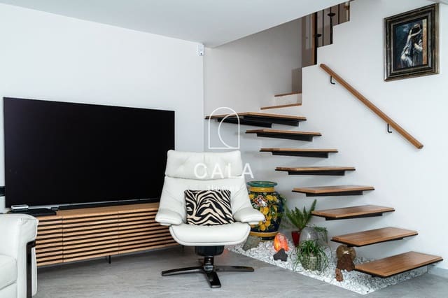 3 chambre Maison de Ville à vendre à Los Cristianos, Arona avec piscine garage - 675 000 € (Ref: 9559311)