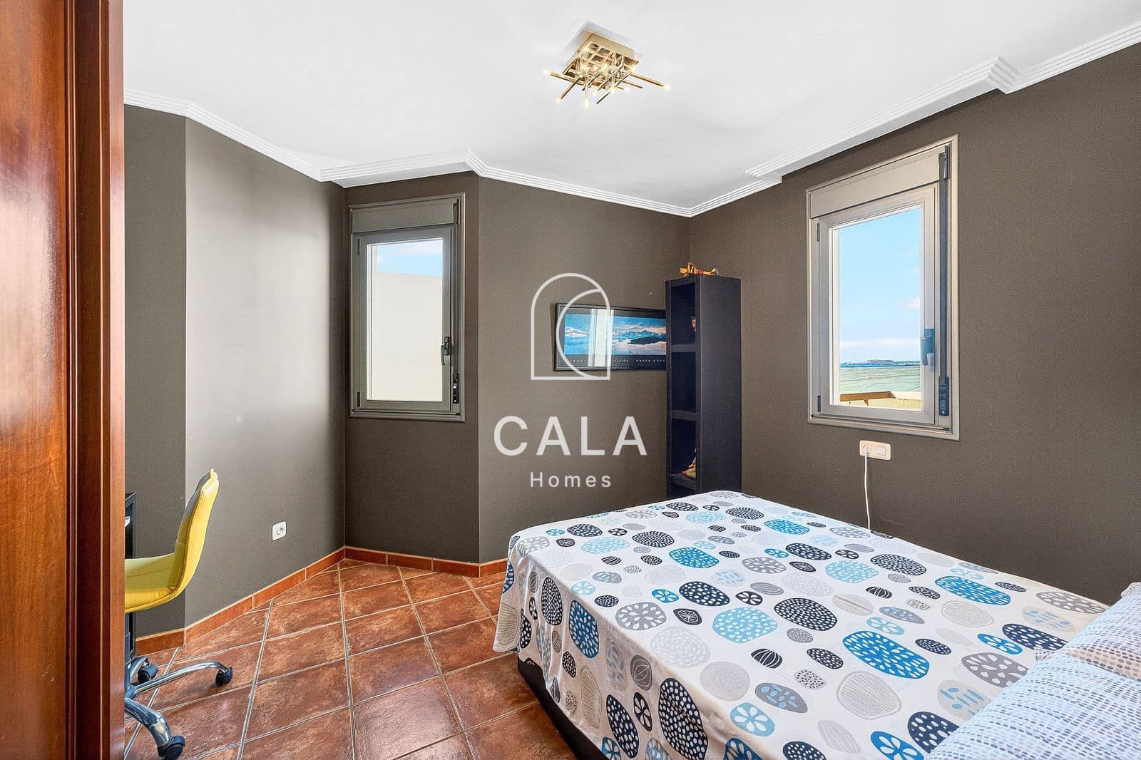 2 bedroom Townhouse for sale in El Medano with pool garage - € 577,000 (Ref: 9588505)