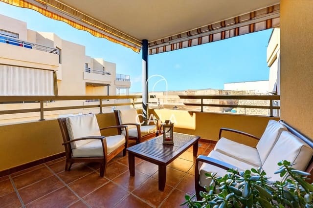 2 soveværelse Byhus til salg i El Medano, Granadilla de Abona med swimmingpool garage - € 577.000 (Ref: 9588505)