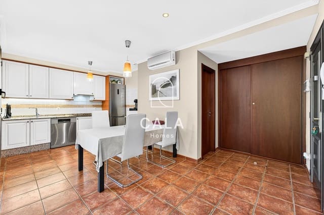 2 soveværelse Byhus til salg i El Medano, Granadilla de Abona med swimmingpool garage - € 577.000 (Ref: 9588505)