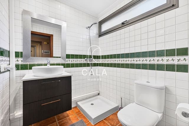 2 soveværelse Byhus til salg i El Medano, Granadilla de Abona med swimmingpool garage - € 577.000 (Ref: 9588505)