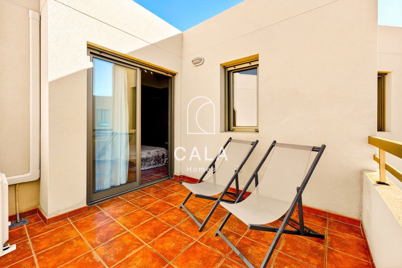 2 bedroom Townhouse for sale in El Medano with pool garage - € 577,000 (Ref: 9588505)