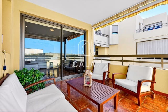 2 soveværelse Byhus til salg i El Medano, Granadilla de Abona med swimmingpool garage - € 577.000 (Ref: 9588505)