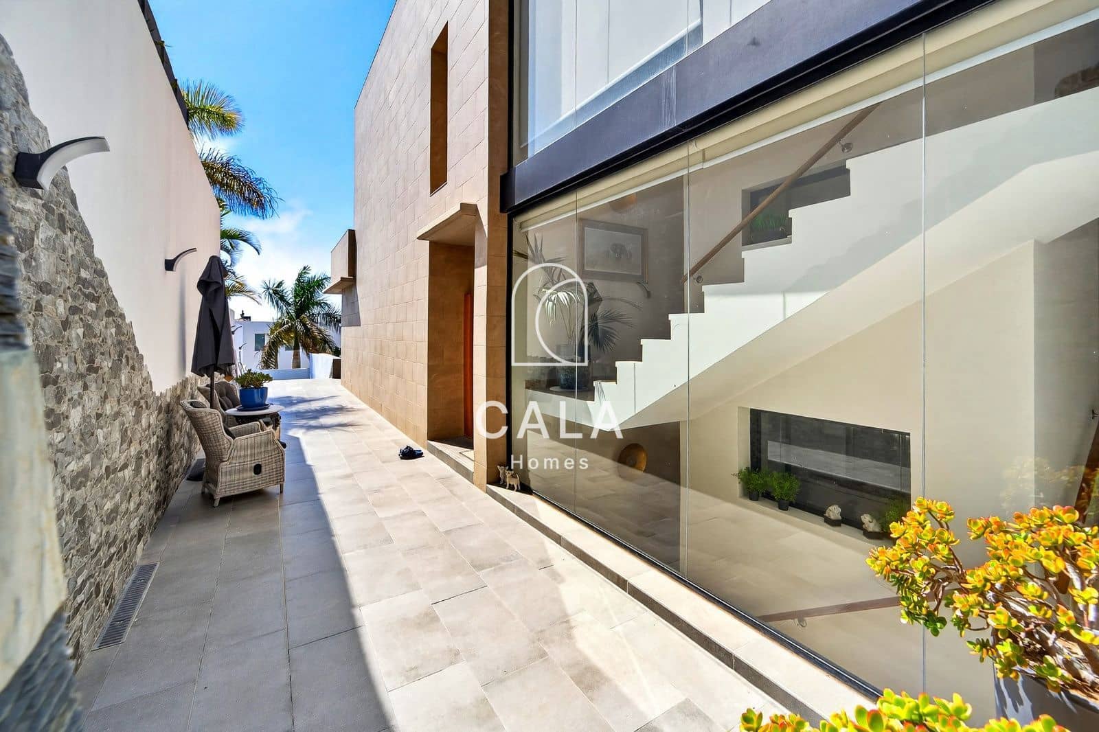 3 slaapkamer Huis te koop in San Eugenio met zwembad garage - € 2.500.000 (Ref: 9629416)