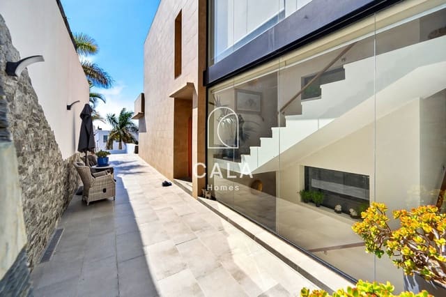 3 slaapkamer Huis te koop in San Eugenio, Adeje met zwembad garage - € 2.500.000 (Ref: 9629416)