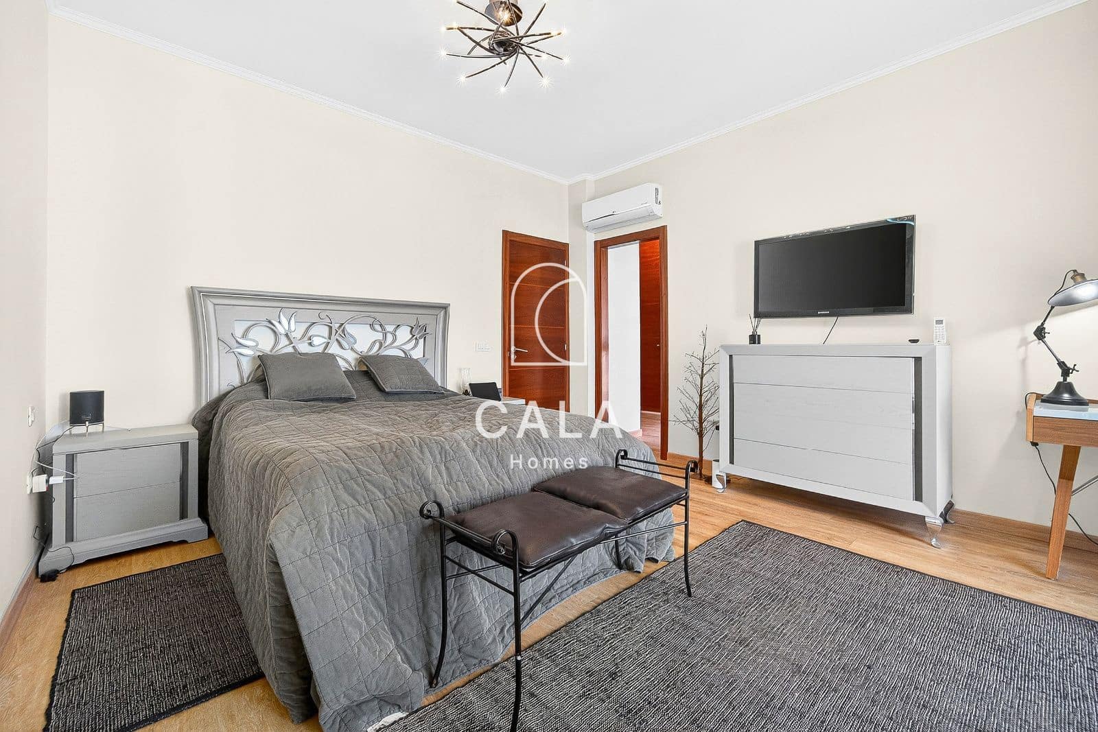 3 slaapkamer Huis te koop in San Eugenio met zwembad garage - € 2.500.000 (Ref: 9629416)