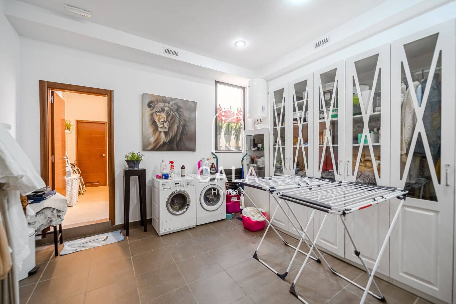 3 slaapkamer Huis te koop in San Eugenio met zwembad garage - € 2.500.000 (Ref: 9629416)