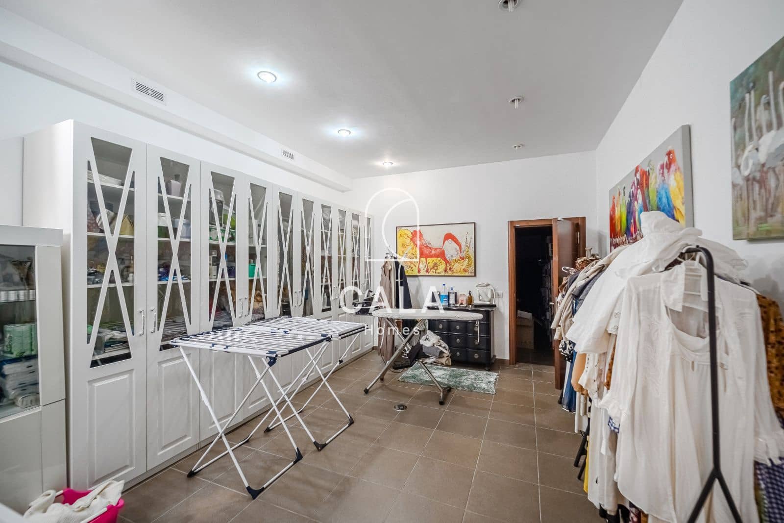 3 slaapkamer Huis te koop in San Eugenio met zwembad garage - € 2.500.000 (Ref: 9629416)