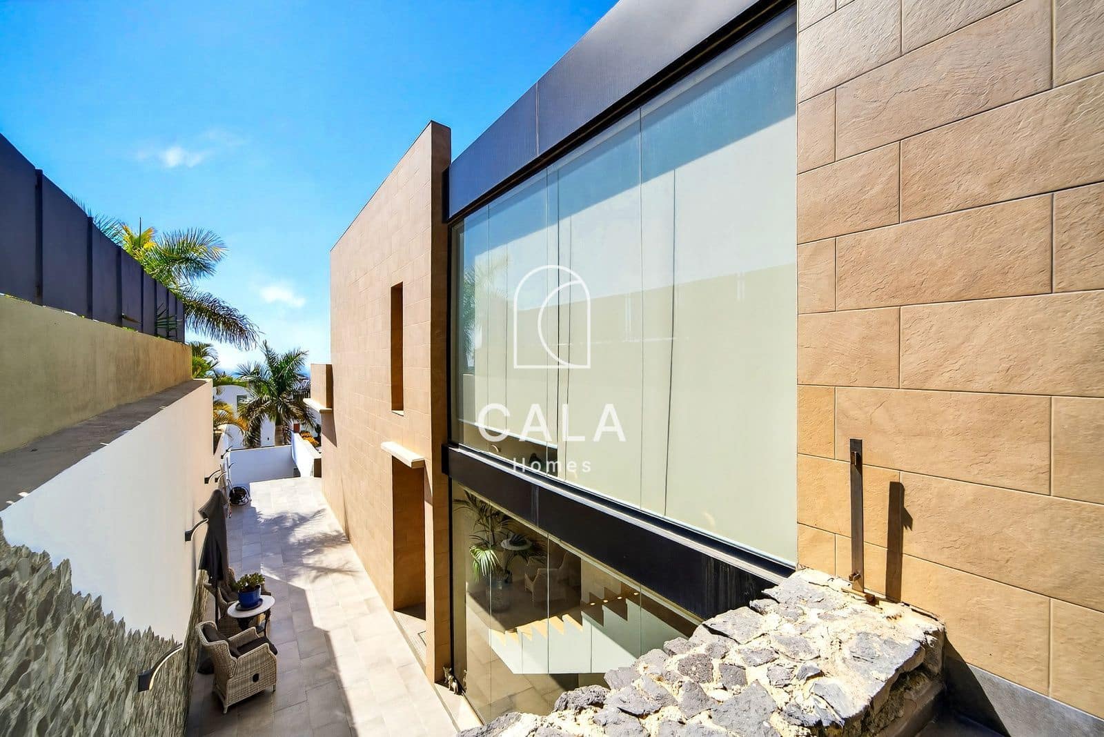 3 slaapkamer Huis te koop in San Eugenio met zwembad garage - € 2.500.000 (Ref: 9629416)