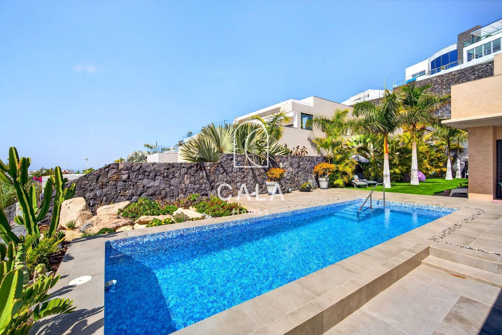 3 slaapkamer Huis te koop in San Eugenio met zwembad garage - € 2.500.000 (Ref: 9629416)