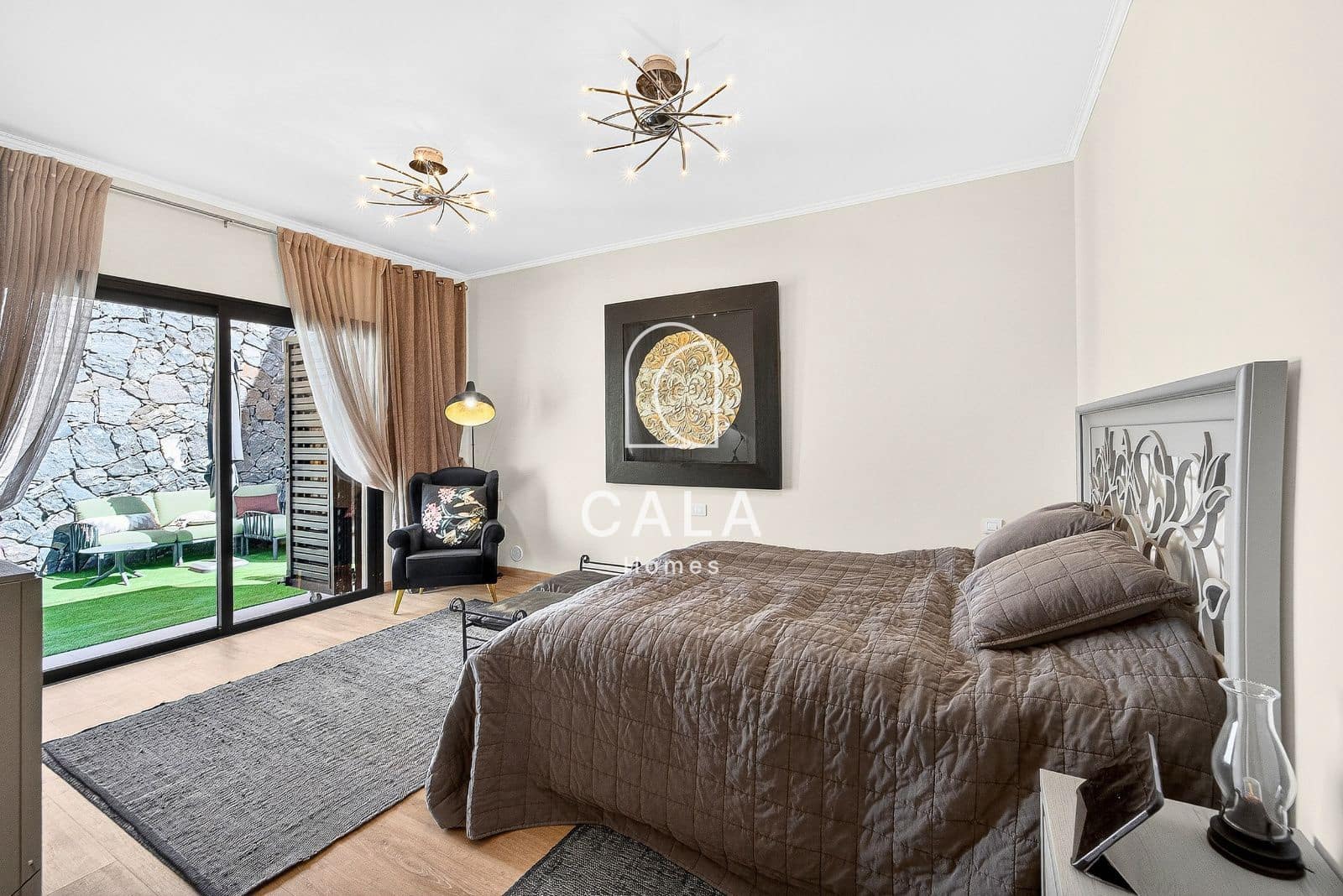 3 slaapkamer Huis te koop in San Eugenio met zwembad garage - € 2.500.000 (Ref: 9629416)