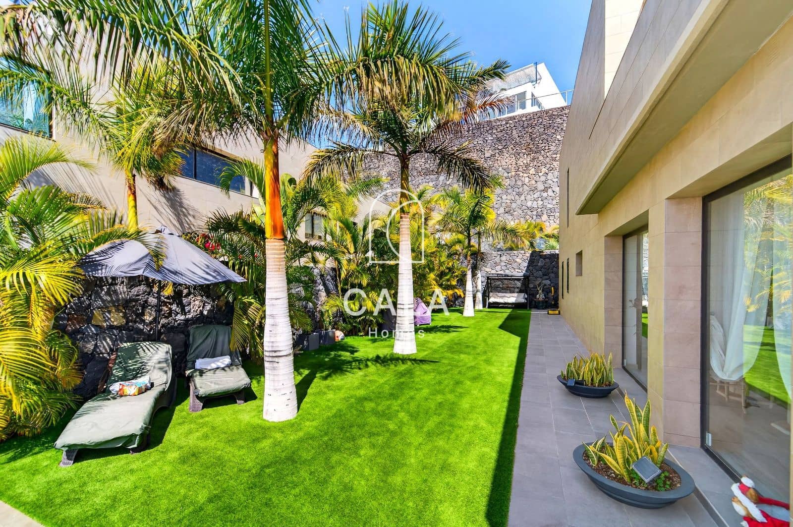 3 slaapkamer Huis te koop in San Eugenio met zwembad garage - € 2.500.000 (Ref: 9629416)