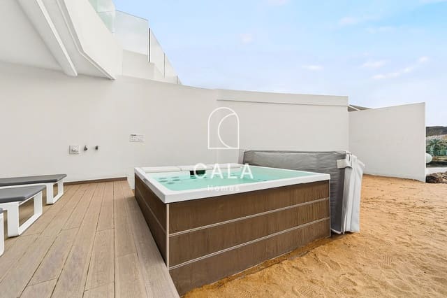 2 sovrum Lägenhet till salu i Playa del Duque, Adeje med pool garage - 1 200 000 € (Ref: 9635172)