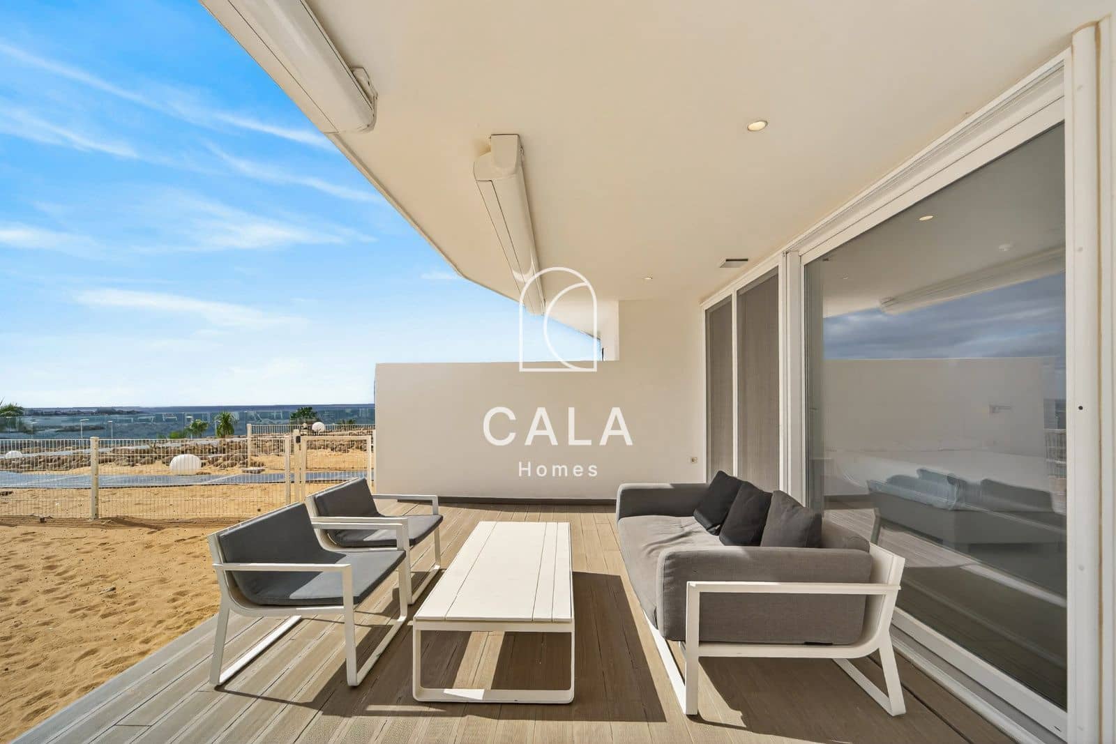 2 bedroom Flat for sale in Playa del Duque with pool garage - € 1,200,000 (Ref: 9635172)