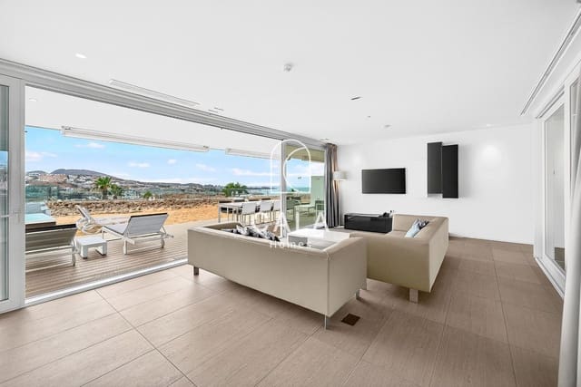 2 sovrum Lägenhet till salu i Playa del Duque, Adeje med pool garage - 1 200 000 € (Ref: 9635172)