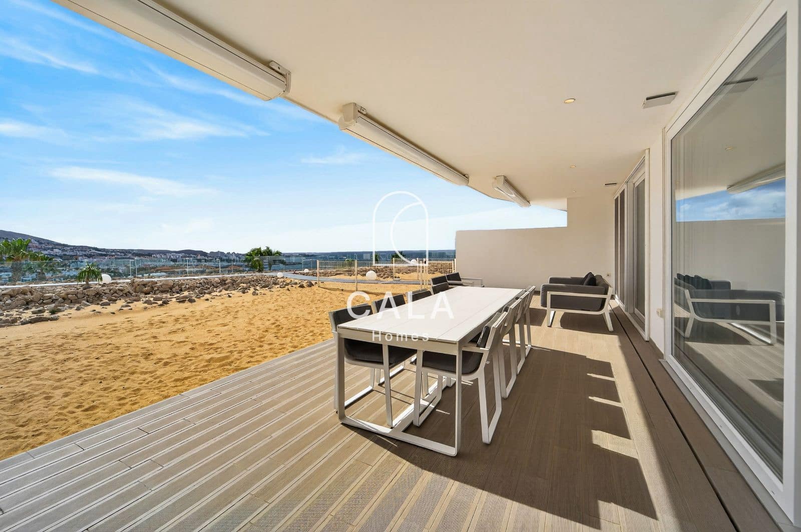 2 bedroom Flat for sale in Playa del Duque with pool garage - € 1,200,000 (Ref: 9635172)