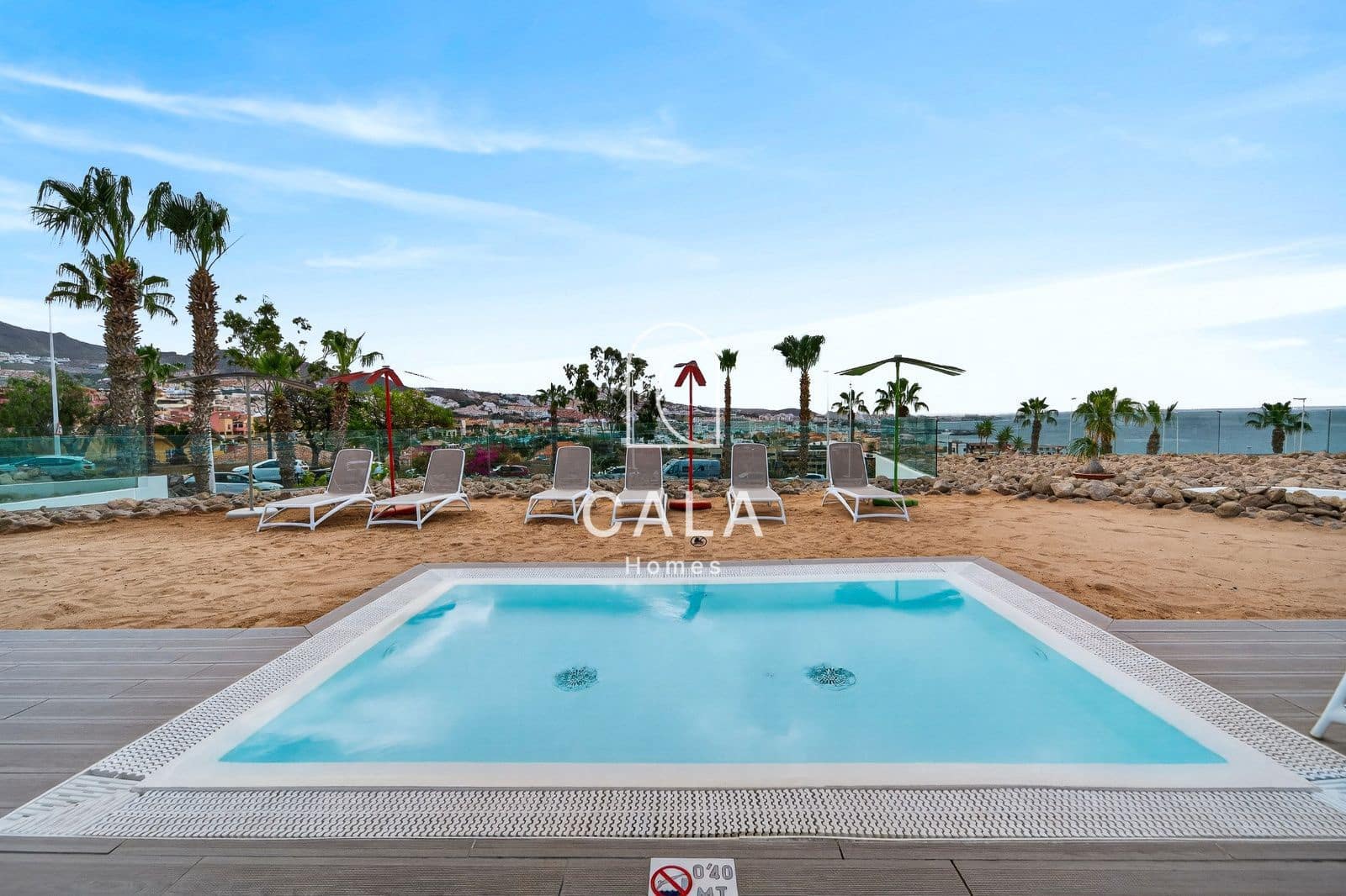 2 bedroom Flat for sale in Playa del Duque with pool garage - € 1,200,000 (Ref: 9635172)