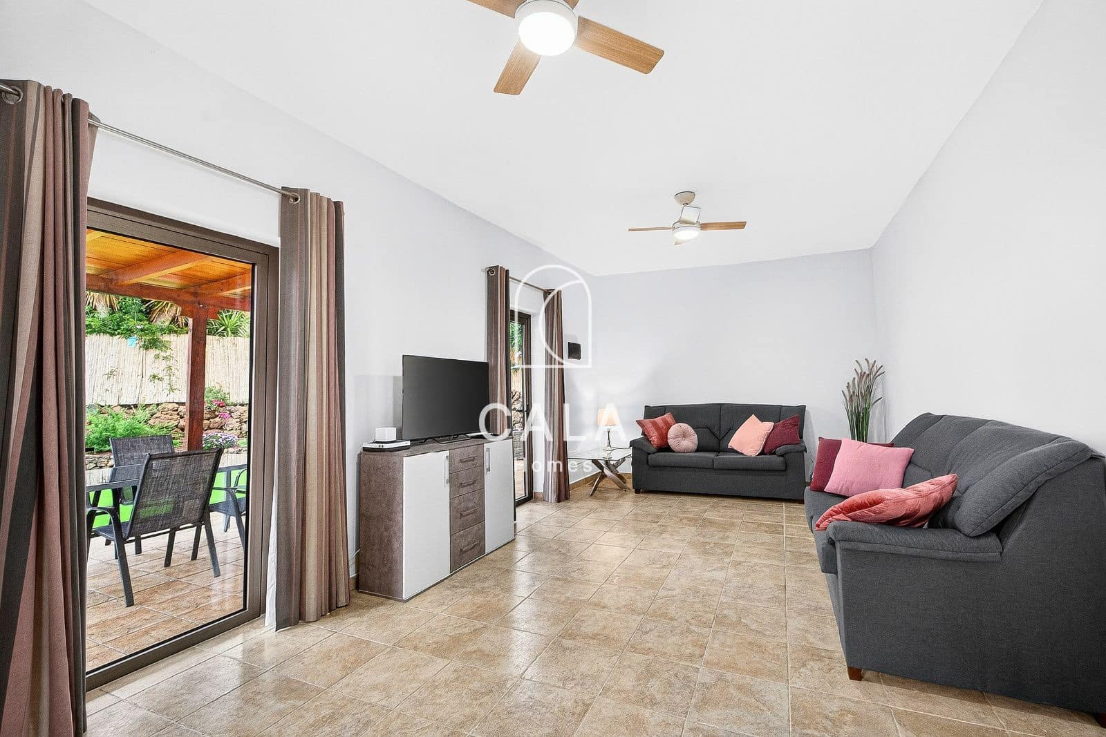 3 sovrum Villa till salu i Guia de Isora med garage - 515 000 € (Ref: 9658014)