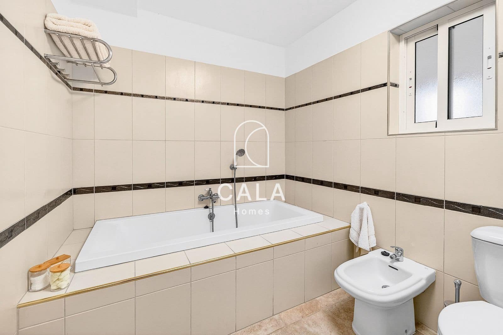 3 sovrum Villa till salu i Guia de Isora med garage - 515 000 € (Ref: 9658014)