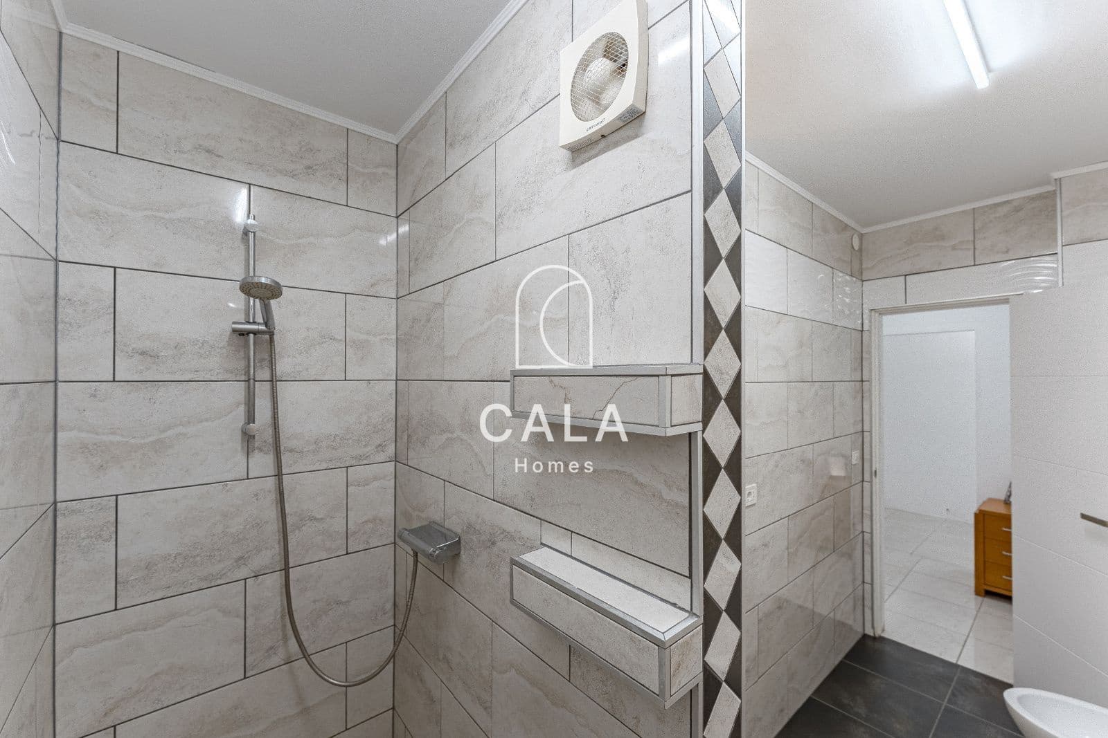 Chalet de 6 habitaciones en Los Cristianos en venta con piscina garaje - 1.800.000 € (Ref: 9708180)