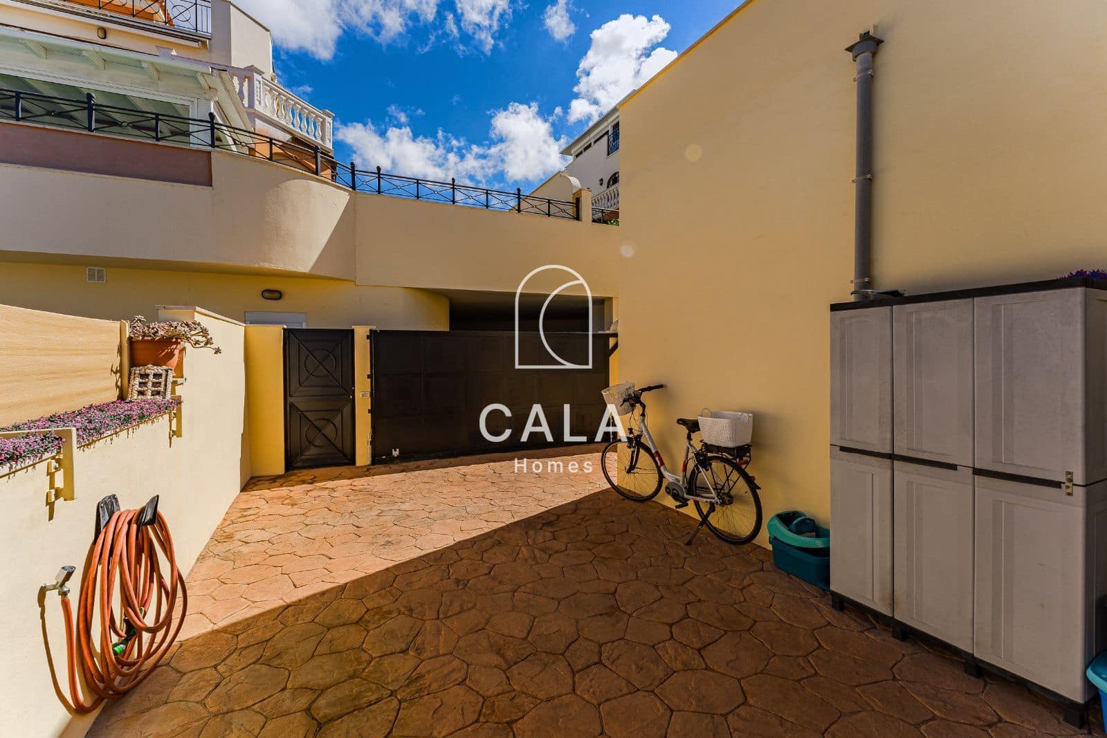 Chalet de 6 habitaciones en Los Cristianos en venta con piscina garaje - 1.800.000 € (Ref: 9708180)