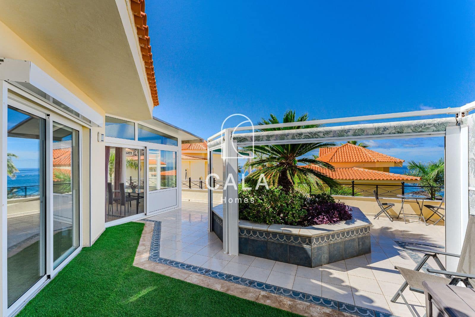 Chalet de 6 habitaciones en Los Cristianos en venta con piscina garaje - 1.800.000 € (Ref: 9708180)