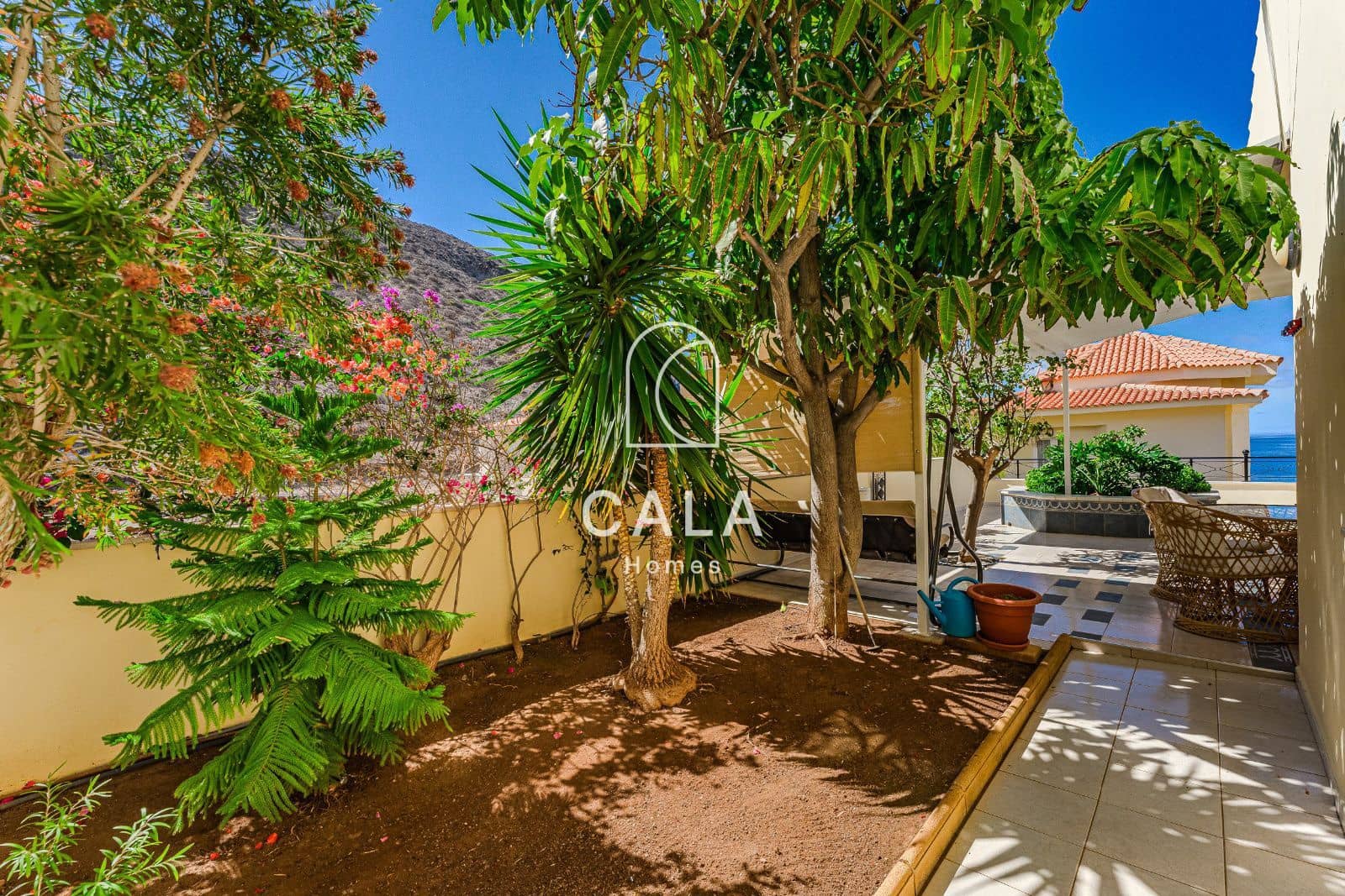 Chalet de 6 habitaciones en Los Cristianos en venta con piscina garaje - 1.800.000 € (Ref: 9708180)