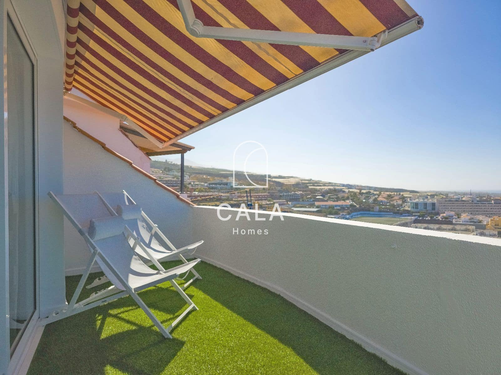 2 bedroom Penthouse for sale in Puerto Santiago - € 305,000 (Ref: 9709102)