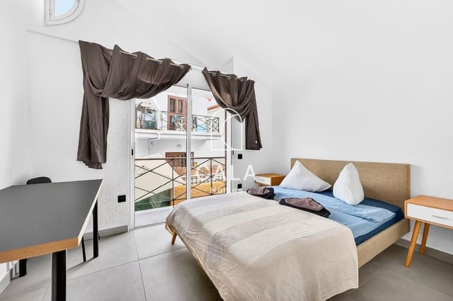 2 soverom Hus til salgs i Playa de las Americas, Arona med svømmebasseng - € 320 000 (Ref: 9730844)